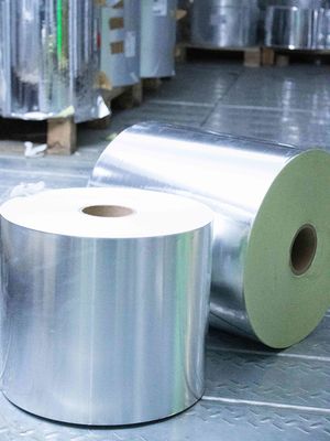 Matte Silver PET Self Adhesive Sticker Paper Roll 25u Spessore superficiale Colla calda
