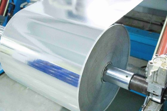 Buon prezzo Materiali per etichette autoadesive PET d'argento spazzolato Rollo spessore superficiale 100 u in linea